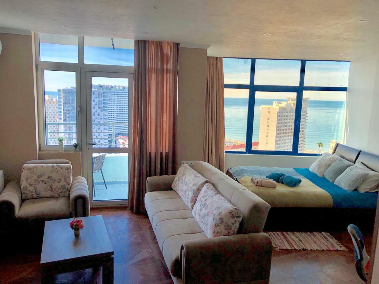 Cozy Bright Apartment With Amazing Sea View Μπατούμι Εξωτερικό φωτογραφία